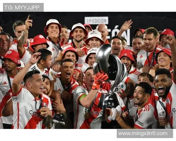 河床队与拉普拉塔大学的激烈对决揭示足球的魅力与激情